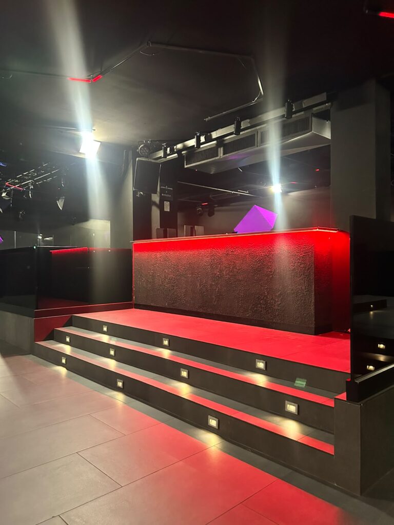 AMNESIA - Organizza il tuo evento 333-3355536 AMNESIA - Organizza il tuo evento 333-3355536