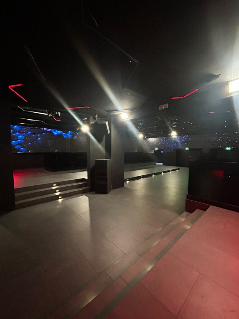 AMNESIA - Organizza il tuo evento 333-3355536 AMNESIA - Organizza il tuo evento 333-3355536