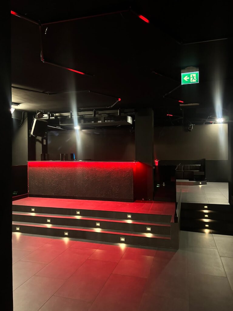 AMNESIA - Organizza il tuo evento 333-3355536 AMNESIA - Organizza il tuo evento 333-3355536