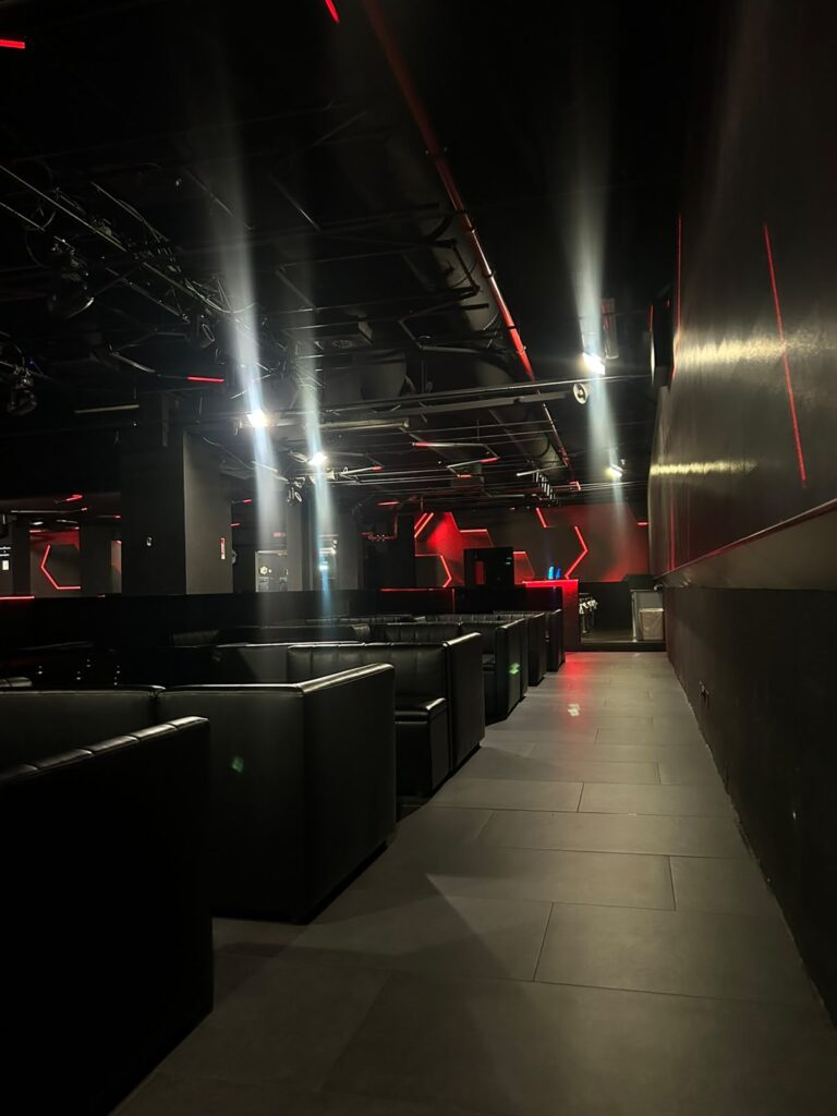 AMNESIA - Organizza il tuo evento 333-3355536 AMNESIA - Organizza il tuo evento 333-3355536