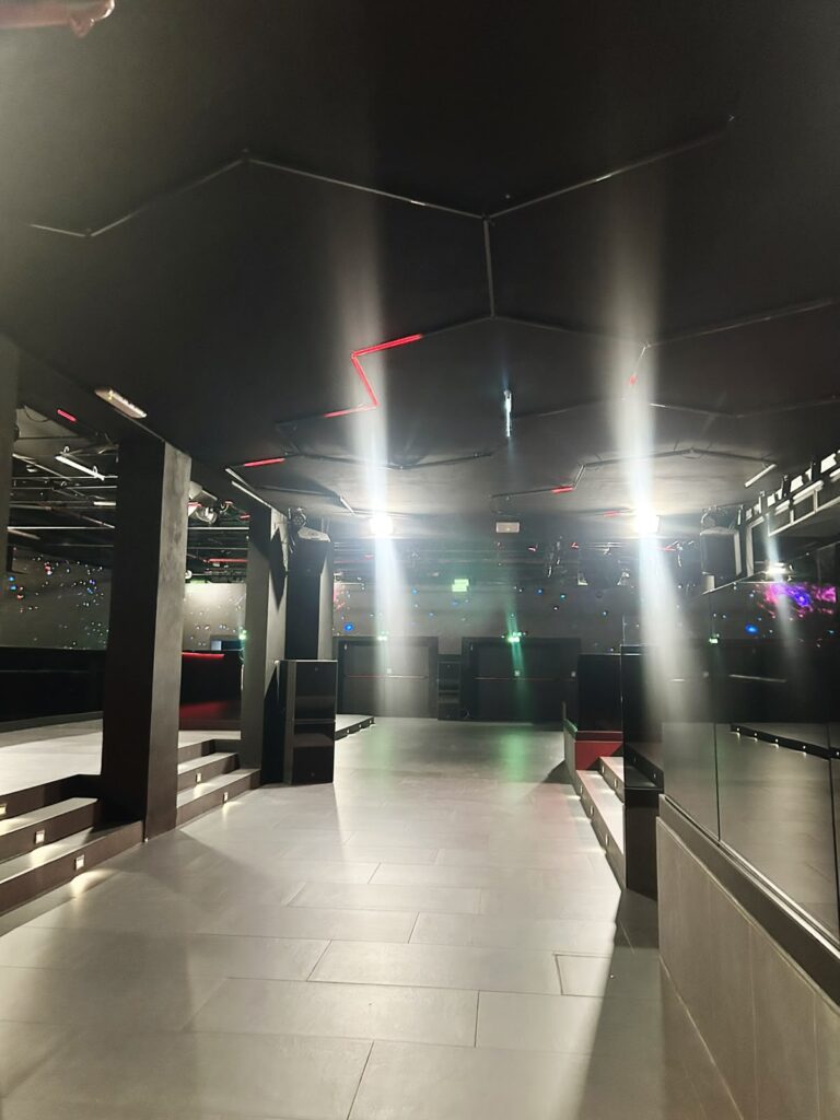 AMNESIA - Organizza il tuo evento 333-3355536 AMNESIA - Organizza il tuo evento 333-3355536