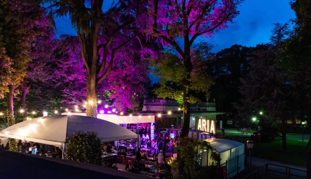 Aria Club - Organizza il tuo evento 333-3355536 Aria Club - Organizza il tuo evento 333-3355536