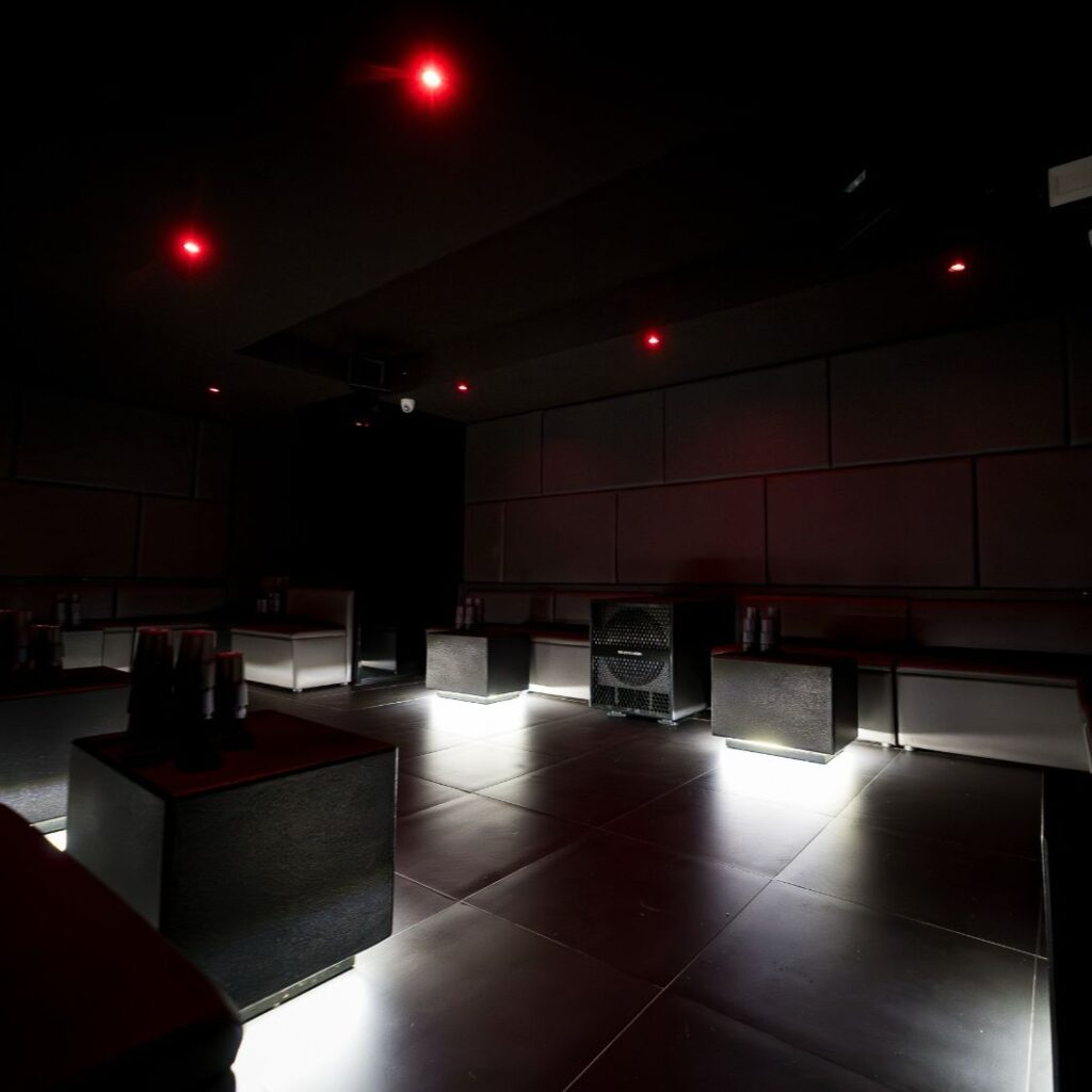 DOWNTOWN CLUB - Organizza il tuo evento 333-3355536