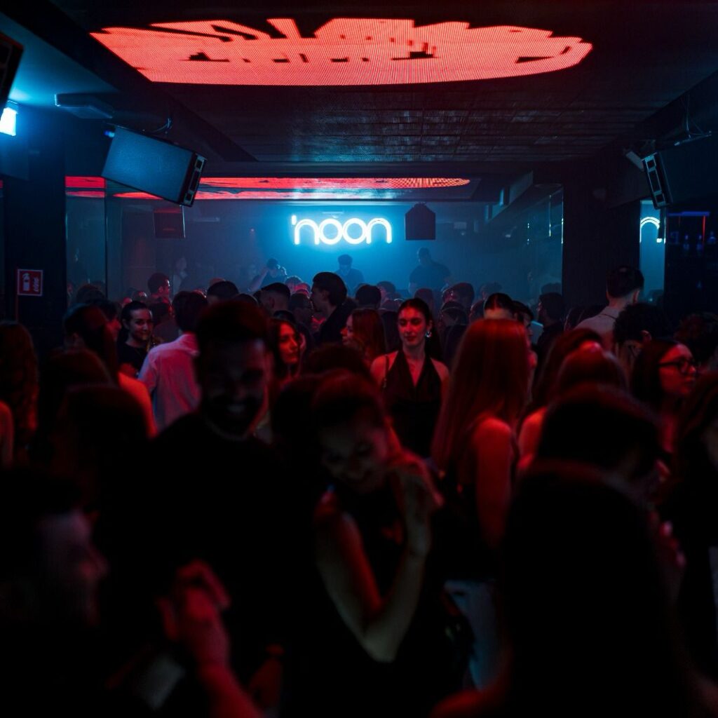DOWNTOWN CLUB - Organizza il tuo evento 333-3355536