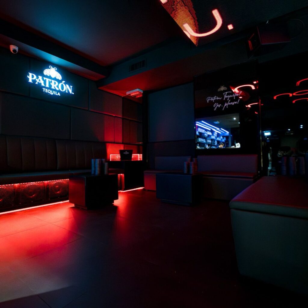 DOWNTOWN CLUB - Organizza il tuo evento 333-3355536