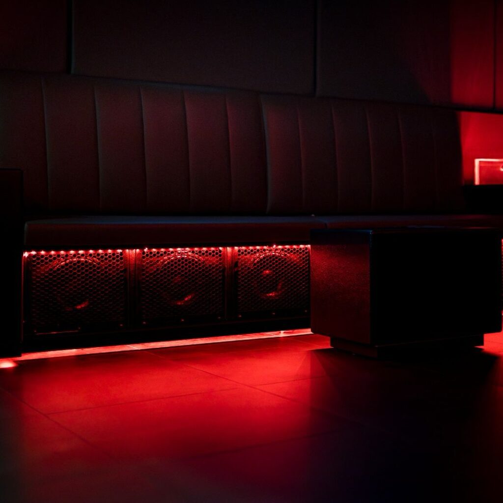 DOWNTOWN CLUB - Organizza il tuo evento 333-3355536